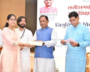 पारदर्शी एवं निष्पक्ष भर्ती प्रक्रियाओं से युवाओं का भविष्य हुआ सुरक्षित : मुख्यमंत्री श्री साय* पारदर्शी एवं निष्पक्ष भर्ती प्रक्रियाओं से युवाओं का भविष्य हुआ सुरक्षित : मुख्यमंत्री श्री साय*