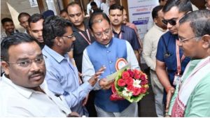 दुर्ग-ब्रह्मपुर ट्रेन की मांग का मुद्दा मुख्यमंत्री साय के सामने उठाया गया दुर्ग-ब्रह्मपुर ट्रेन की मांग का मुद्दा मुख्यमंत्री साय के सामने उठाया गया