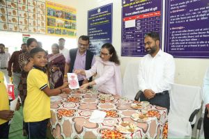  केन्द्र सरकार की अतिरिक्त सचिव पहुंची कांकेर: मावा मोदोल एवं श्रवण बाधितार्थ विद्यालय का किया निरीक्षण