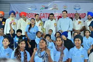 गतका चैंपियनशिप के विजेताओं को मंत्री गजेन्द्र यादव ने किया पुरस्कृत गतका चैंपियनशिप के विजेताओं को मंत्री गजेन्द्र यादव ने किया पुरस्कृत