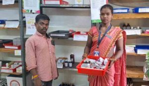   पहाड़ी कोरवा मंझनीन बाई करती है अस्पताल में सेवा, जिंदगी हुई खुशहाल