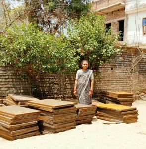 सेंट्रिंग प्लेट्स से मिला दी रश्मि के सपनों को सहारा…. सेंट्रिंग प्लेट्स से मिला दी रश्मि के सपनों को सहारा….