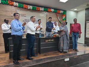 निष्क्रिय बैंक खातों की राशि लौटाने लगाया गया विशेष शिविर निष्क्रिय बैंक खातों की राशि लौटाने लगाया गया विशेष शिविर