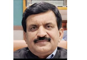 पटाखों को सावधानी से चलावें - डॉ. दिनेश मिश्र पटाखों को सावधानी से चलावें - डॉ. दिनेश मिश्र