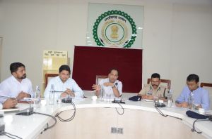 प्रधानमंत्री नरेंद्र मोदी के राजधानी प्रवास को लेकर कलेक्टर की अध्यक्षता में हुई महत्वपूर्ण बैठक