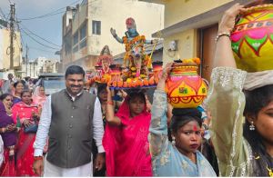  गौरा गौरी विसर्जन में शामिल हुए कैबिनेट मंत्री गजेन्द्र यादव