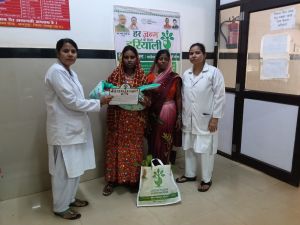  “प्रोजेक्ट ग्रीन पालना“: प्रसूता माताओं को हरियाली की भेंट