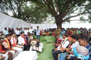 उप मुख्यमंत्री विजय शर्मा ने सुदूर संवेदनशील ग्राम कच्चापाल में ग्रामीणों के साथ किया संवाद उप मुख्यमंत्री विजय शर्मा ने सुदूर संवेदनशील ग्राम कच्चापाल में ग्रामीणों के साथ किया संवाद