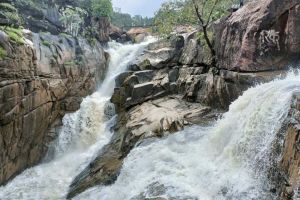 रानीदाह जलप्रपात : छत्तीसगढ़ के घने जंगलों में छिपा प्रकृति का चमत्कार रानीदाह जलप्रपात : छत्तीसगढ़ के घने जंगलों में छिपा प्रकृति का चमत्कार