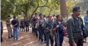  कांकेर जिले में 21 माओवादियों ने किया आत्मसमर्पण