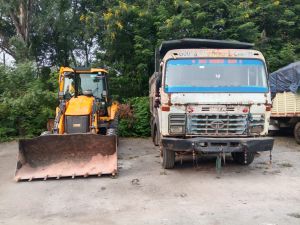 खनिजों काअवैध खनन व परिवहन करते 08 वाहन जब्त खनिजों काअवैध खनन व परिवहन करते 08 वाहन जब्त