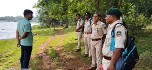  वनमण्डलाधिकारी ने अमरूवा एवं गोलझर क्षेत्र का किया निरीक्षण