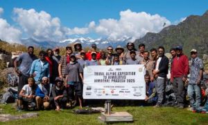 हिमालय में गूँजी जशपुर की गूंज: आदिवासी युवाओं ने जगतसुख पीक पर खोला नया मार्ग हिमालय में गूँजी जशपुर की गूंज: आदिवासी युवाओं ने जगतसुख पीक पर खोला नया मार्ग