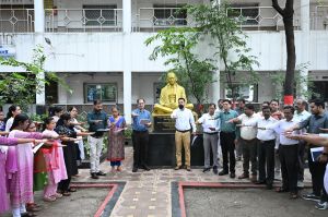 कलेक्टर ने वल्लभाई पटेल की जयंती पर दिलाई राष्ट्रीय एकता की शपथ कलेक्टर ने वल्लभाई पटेल की जयंती पर दिलाई राष्ट्रीय एकता की शपथ