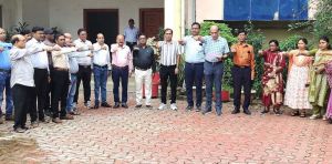 क्षेत्रीय प्रशासनिक भवन में विद्युत कर्मियों ने ली राष्ट्रीय एकता दिवस की शपथ क्षेत्रीय प्रशासनिक भवन में विद्युत कर्मियों ने ली राष्ट्रीय एकता दिवस की शपथ