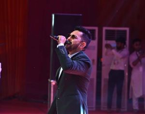 राज्योत्सव में बॉलीवुड के पार्श्व गायक आदित्य नारायण सहित छत्तीसगढ़ के कलाकारों ने बिखेरा रंग राज्योत्सव में बॉलीवुड के पार्श्व गायक आदित्य नारायण सहित छत्तीसगढ़ के कलाकारों ने बिखेरा रंग