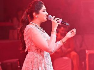 सुर, संगम और समर्पण से सजी रजत महोत्सव की संध्या सुर, संगम और समर्पण से सजी रजत महोत्सव की संध्या