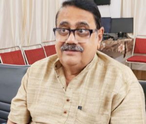 डॉ. हेडगेवार के जीवन चारित्र को दो घंटे के नाटक में समेटना आसान नहीं: डॉ. प्रधान डॉ. हेडगेवार के जीवन चारित्र को दो घंटे के नाटक में समेटना आसान नहीं: डॉ. प्रधान