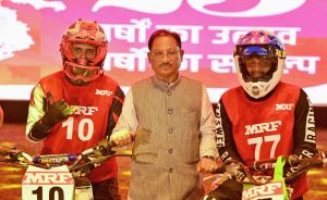  राष्ट्रीय सुपरक्रॉस बाइक रेसिंग चैंपियनशिप-2025 का रोमांच रायपुर में:मुख्यमंत्री  ने बढ़ाया युवाओं का हौसला