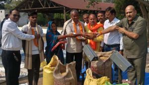 बलौदाबाजार जिले में समर्थन मूल्य में धान खरीदी की हुईं शुरुआत बलौदाबाजार जिले में समर्थन मूल्य में धान खरीदी की हुईं शुरुआत