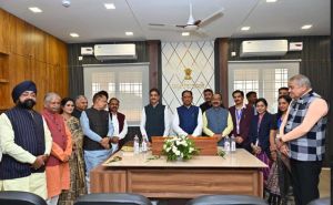 मुख्यमंत्री ने कोनी में संभागायुक्त के नए कार्यालय का किया लोकार्पण