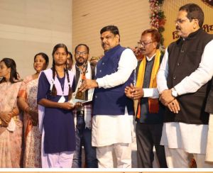  जनजातीय गौरव दिवस पर रायगढ़ में संस्कृति, परंपरा और अस्मिता का भव्य उत्सव