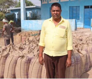  उपार्जन केंद्रों में बेहतर व्यवस्था से प्रसन्न है धान विक्रेता कृषक