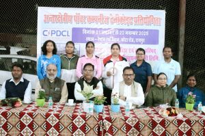  टेनीकोइट प्रतियोगिता में यशोदा व अमिता बनीं विजेती