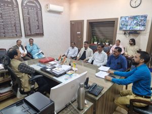  कलेक्टर ने गहन पुनरीक्षण को लेकर ली राजनीतिक दलों की बैठक