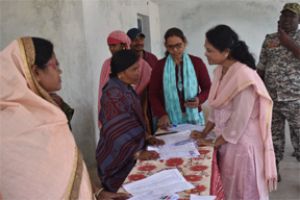  कलेक्टर ने किया एसआईआर के कार्यों का अवलोकन