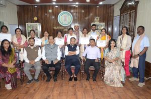  कलेक्टर ने एसआईआर में सराहनीय कार्य करने वाले बीएलओ, पटवारी एवं सुपरवाइजर को किया सम्मानित