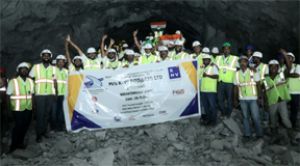  छत्तीसगढ़ के पहले राष्ट्रीय राजमार्ग सुरंग का ब्रेकथ्रू पूरा