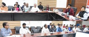  जिला स्तरीय समितियों की बैठक संपन्न, कलेक्टर ने बैंक खातों को सक्रिय कराने दिए निर्देश