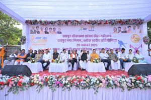 रायपुर लोकसभा सांसद खेल महोत्सव ब्लाक स्तर स्पर्धाओं के विजेताओं को सांसद बृजमोहन अग्रवाल ने पश्चिम विधायक राजेश मूणत, उत्तर विधायक पुरंदर मिश्रा, महापौर मीनल चौबे सहित मैडल पहनाकर प्रमाणपत्र देकर किया सम्मानित