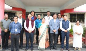  आरबीआई अधिकारियों ने किया कृषि महाविद्यालय, इंदिरा गांधी कृषि विश्वविद्यालय के अनुसंधान भवनों का अवलोकन