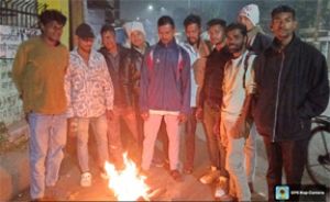  रायपुर नगर निगम ने राजधानी शहर में 25 से अधिक सार्वजनिक स्थानों पर जलवाया अलाव