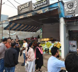  नगर निगम ने अनुपम नगर में भारी गंदगी मिलने पर पोरवाल किचन को तत्काल सीलबंद किया