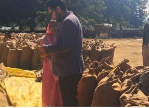  कलेक्टर विनय कुमार लंगेह ने किया भुरकोनी उपार्जन केंद्र का निरीक्षण, दिए आवश्यक निर्देश