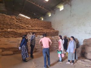 रायपुर  जिले में कलेक्टर के निर्देश पर धान के अवैध भण्डारण एवं संग्रहण पर हो रही है कड़ी कार्यवाही