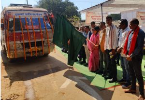  गोंडियापाल में मुख्यमंत्री ग्रामीण बस सेवा का हुआ शुभारंभ