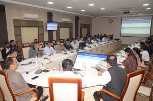 कलेक्टर ने ली पीएम सूर्यघर मुफ्त बिजली योजना की समीक्षा बैठक