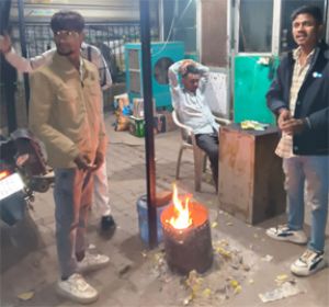  रायपुर नगर निगम  द्वारा  30 से भी अधिक  सार्वजनिक स्थानों में अलाव जलाने  की  व्यबस्था