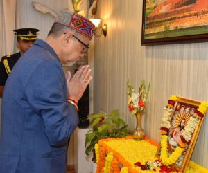  राज्यपाल श्री डेका ने संत बाबा गुरु घासीदास जयंती पर पुष्पांजलि अर्पित की