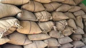 धान खरीदी केन्द्र पलारी में बिक्री हेतु लाए गए 166.80 क्विंटल अवैध धान को किया गया जब्त 