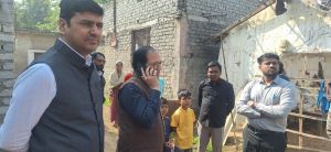 कलेक्टर पहुंचे सुशासन शिविर में, लोगों की समस्याओं का किया समाधान