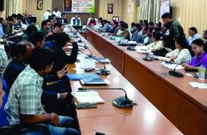  कलेक्टर ने राष्ट्रीय फाईलेरिया उन्मूलन कार्यक्रम अंतर्गत ली बैठक