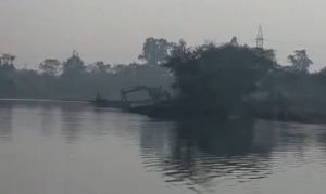  खारुन नदी तट पर अवैध रेत उत्खनन के विरुद्ध संयुक्त कार्रवाई