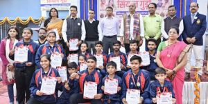 नेशनल रिंग फाइट चैंपियनशिप के पदक विजेताओं को सांसद बृजमोहन ने किया सम्मानित