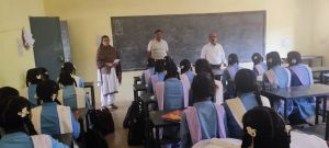 जिला शिक्षा अधिकारी द्वारा शालाओं का आकस्मिक निरीक्षण