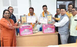  निगम प्रशासन ने  4 कर्मचारियों को दी ससम्मान  विदाई